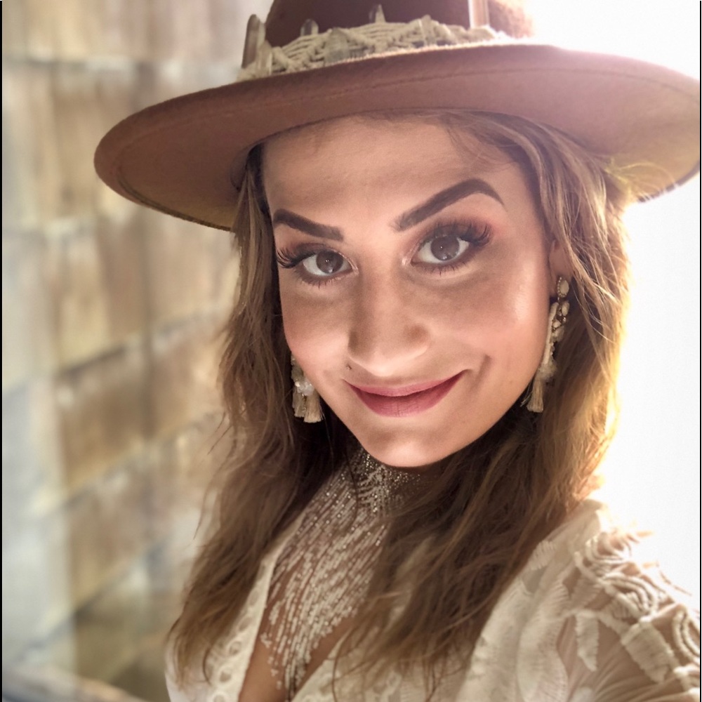 Meet your Posher, Jazmin